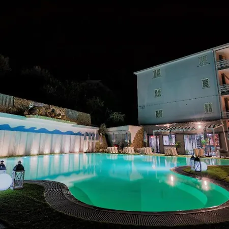 Lux & Garden Lago (Calabria)