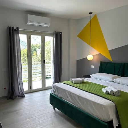 Oda ve Kahvaltı Lux & Garden Lago (Calabria)